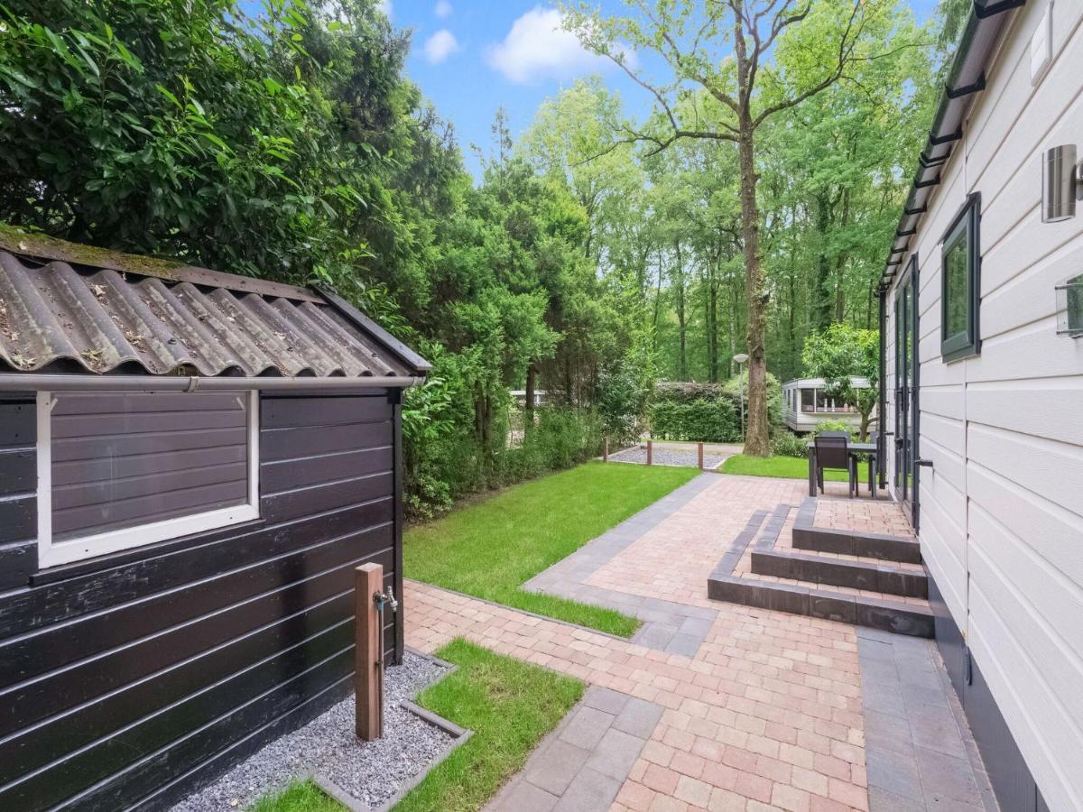 Beautiful Chalet In The Woods With A Shared Pool Vledder ภายนอก รูปภาพ